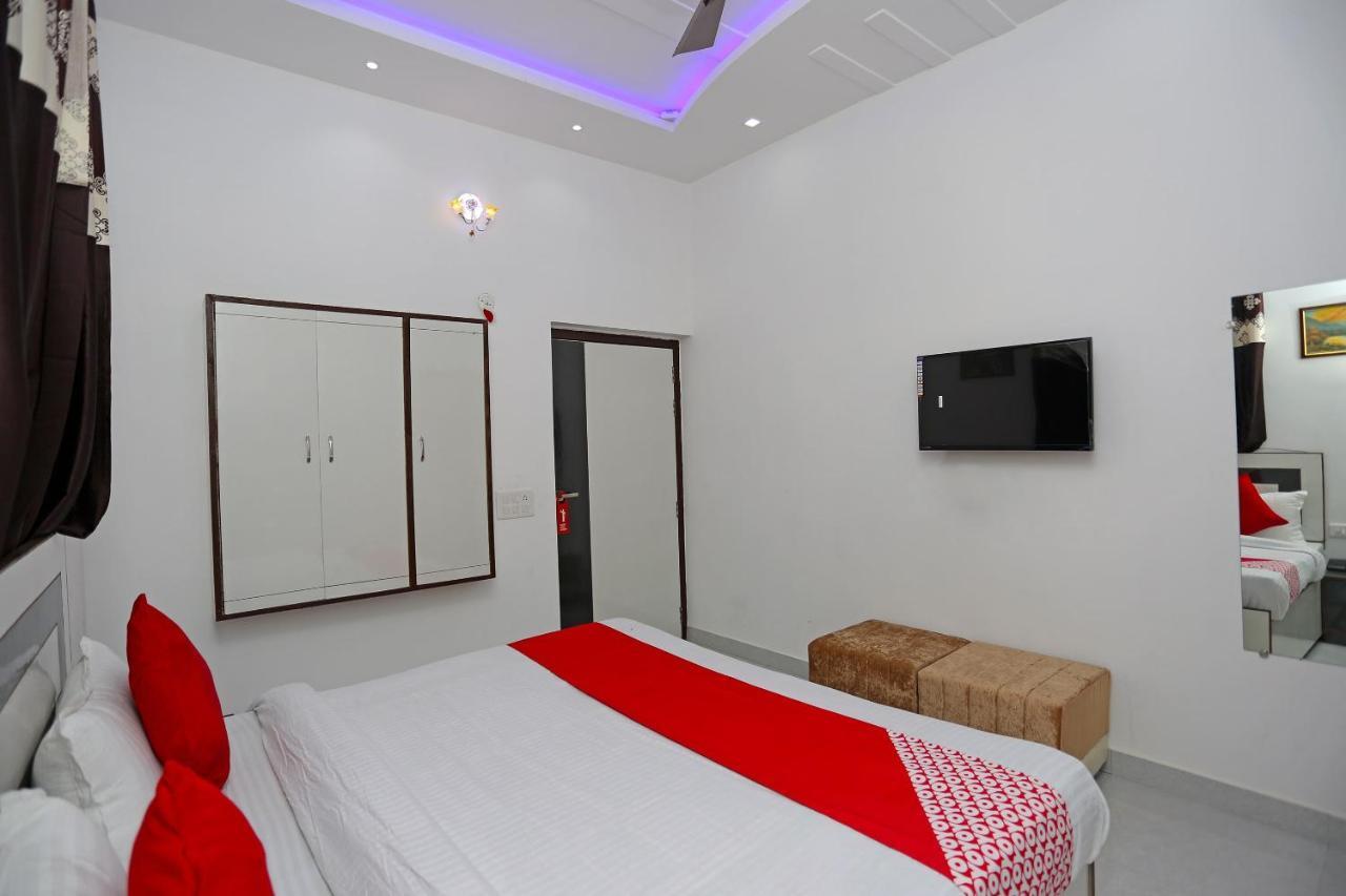 Hotel Rest Palace Agra  Exterior foto