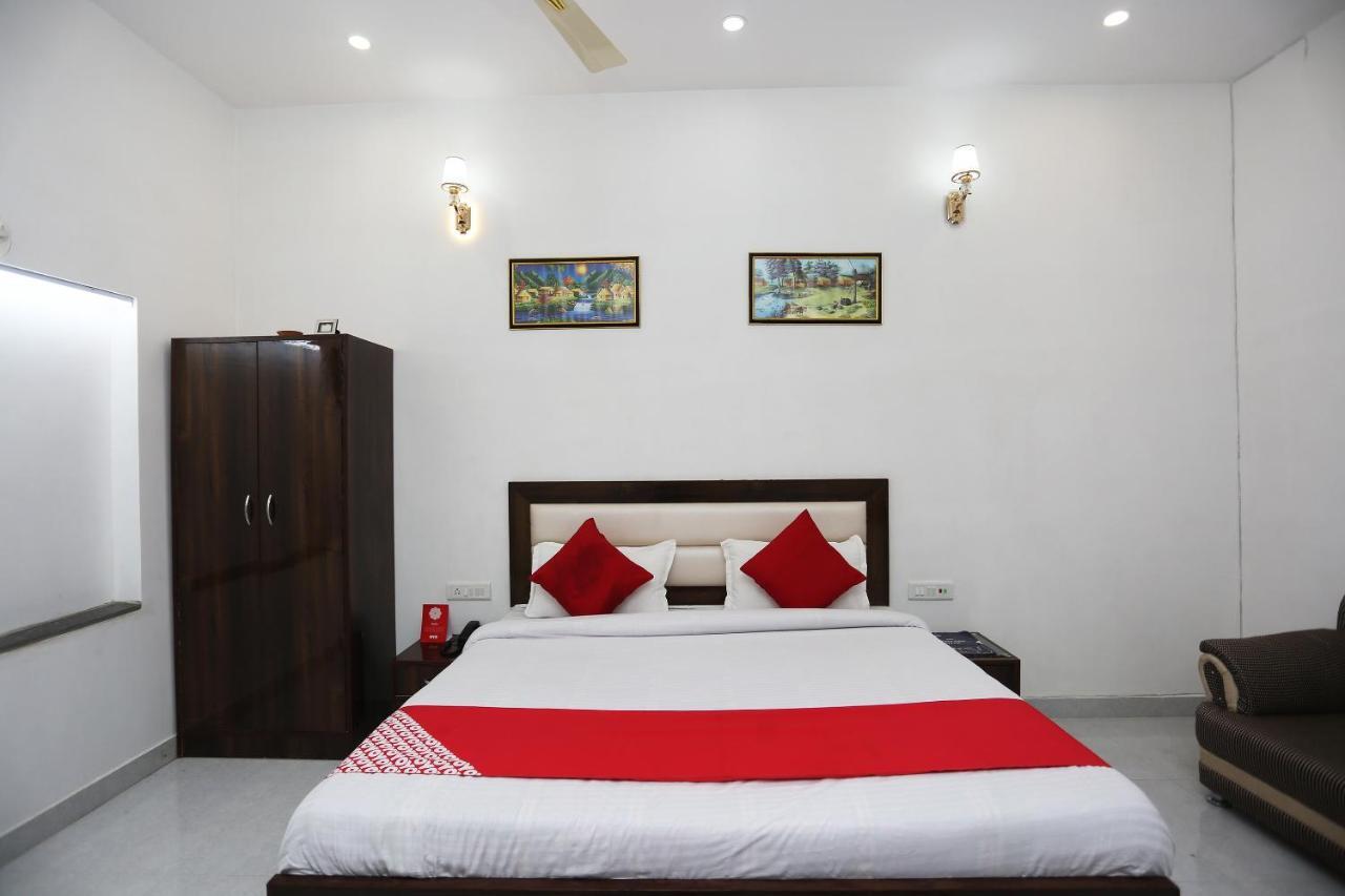 Hotel Rest Palace Agra  Exterior foto
